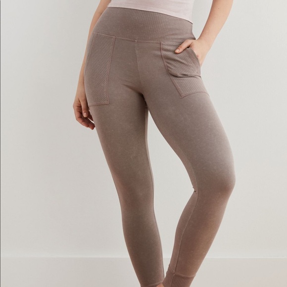 aerie leggings pockets